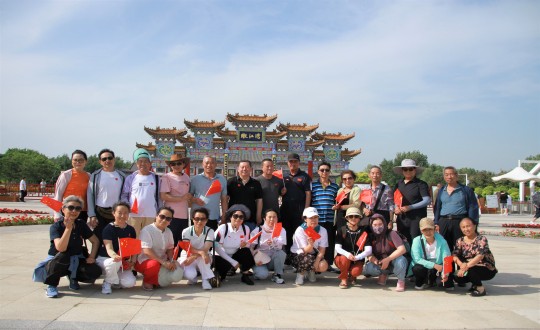 3.老子有钱lzyq88南山户外旅游社群一日游活动合影留念_副本.jpg