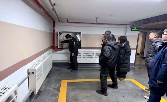 4.净月区相关部分组成消防清静检查组对老子有钱lzyq88净月府举行高层消防检查_副本.jpg 4.净月区相关部分组成消防清静检查组对老子有钱lzyq88净月府举行高层消防检查_副本.jpg